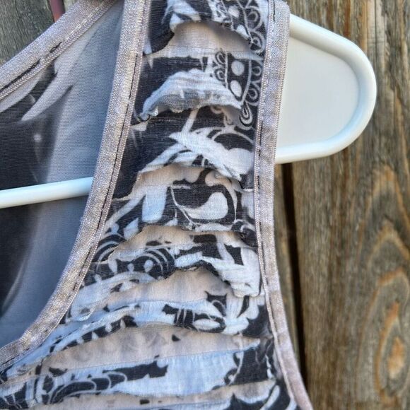 Sami & Jo camisole ruffle size small - Picture 4 of 7